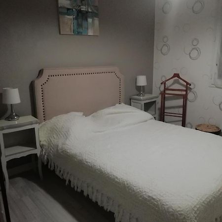 Chambre Dans Maison Apartment Лимож Екстериор снимка